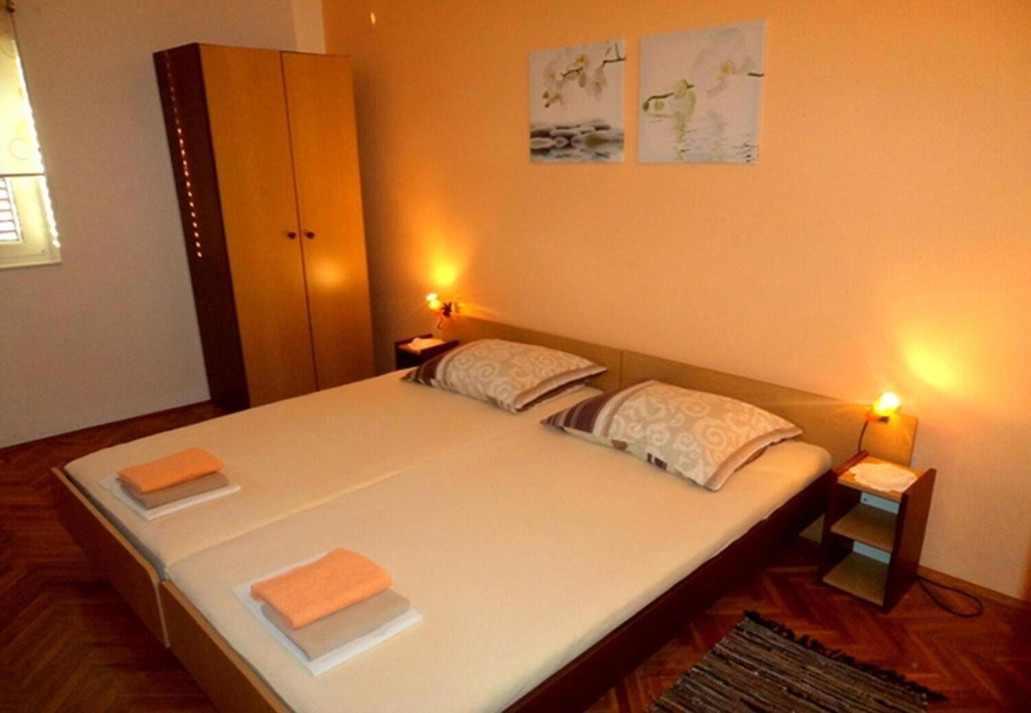 Apartments And Rooms Ognjen - Family Apartments With Free Parking Betina  Exterior photo